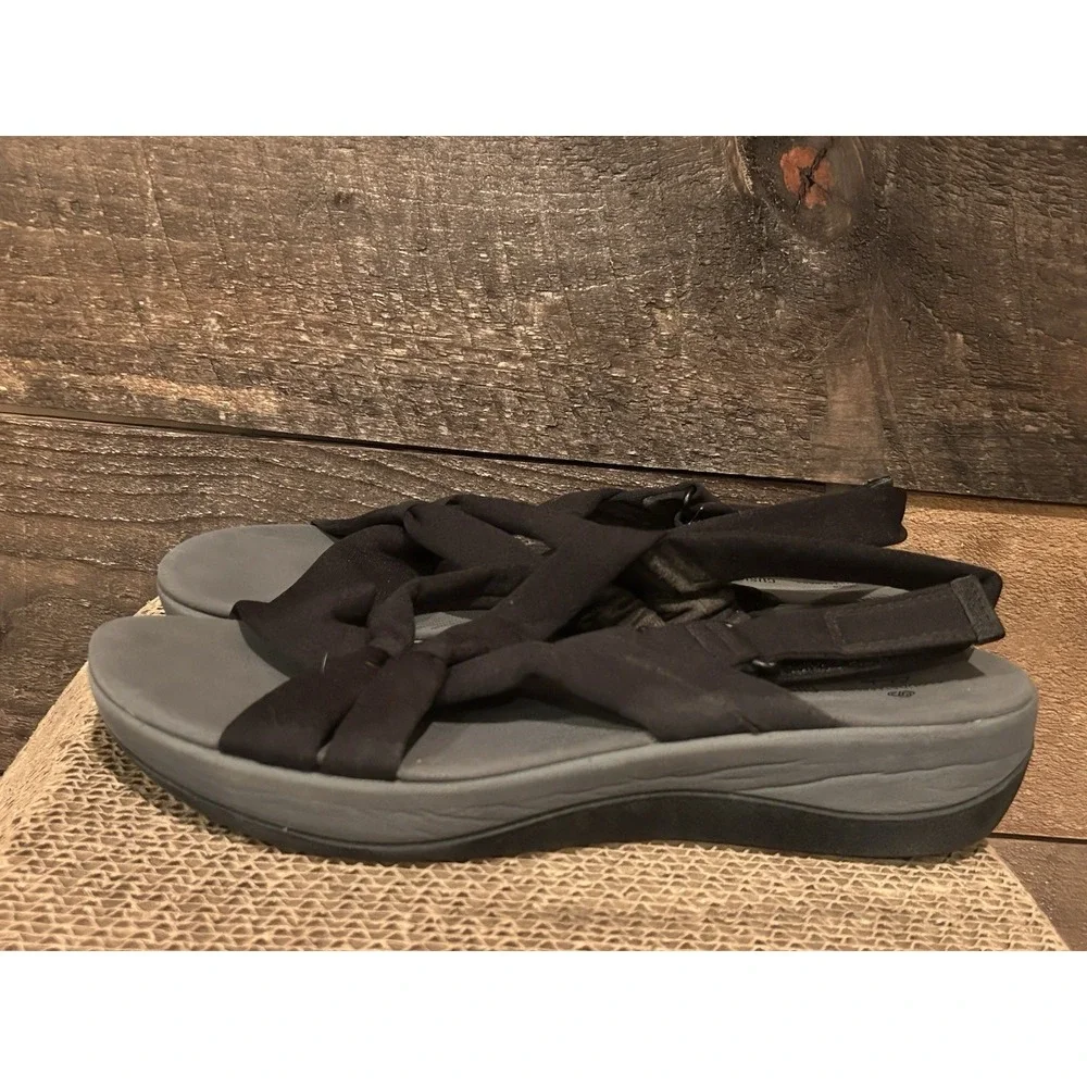 Clarks Cloudsteppers Aria Belle woman's 8.5 Black Soft Wedge Cushion Sandals‎